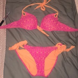 VICTORIA’S SECRET PUSH-UP SWIMSUIT